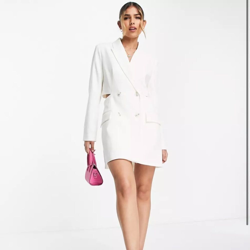 Ladies Stradivarius blazer dress with cut-out detail in‎ white Size Small
